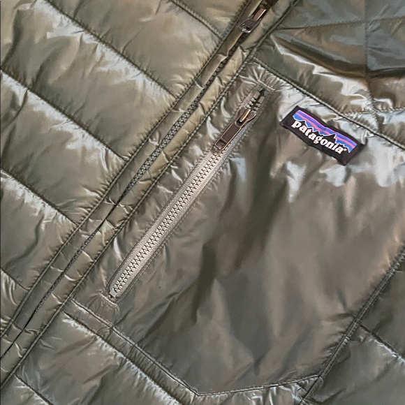 Patagonia Quilted Jacket in Sage NWOT - Picture 2 of 6